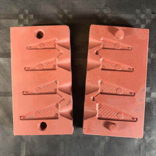 TRIANGLE LEAD MOLD (PALLET LEAD)