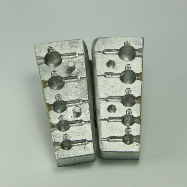 MOULE TETES RUGBY 7.5 A 28 G