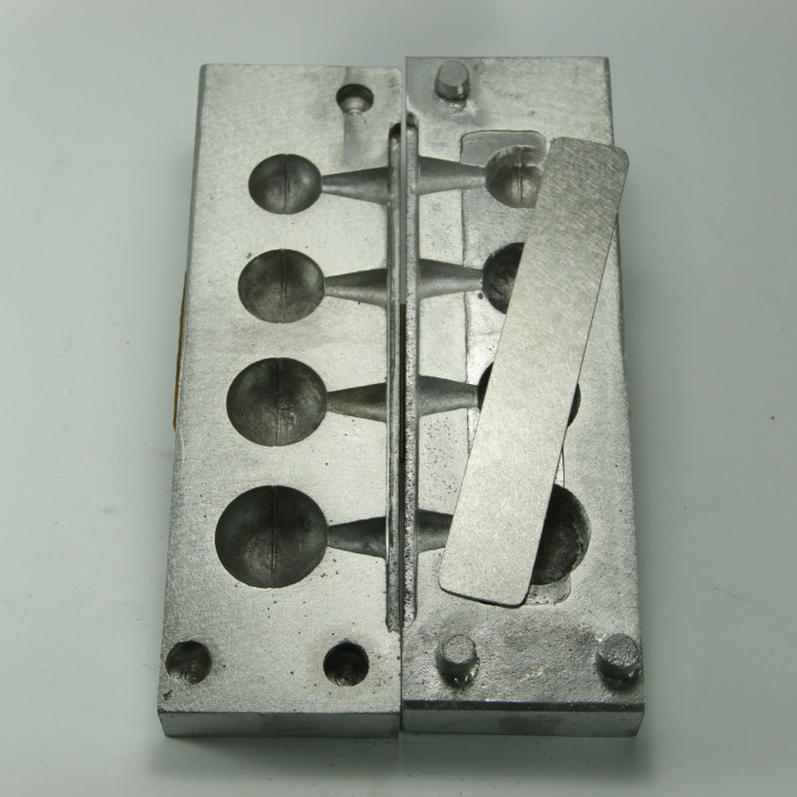 MOULE A CHEVROTINES FENDUES 60 A 150G RTV