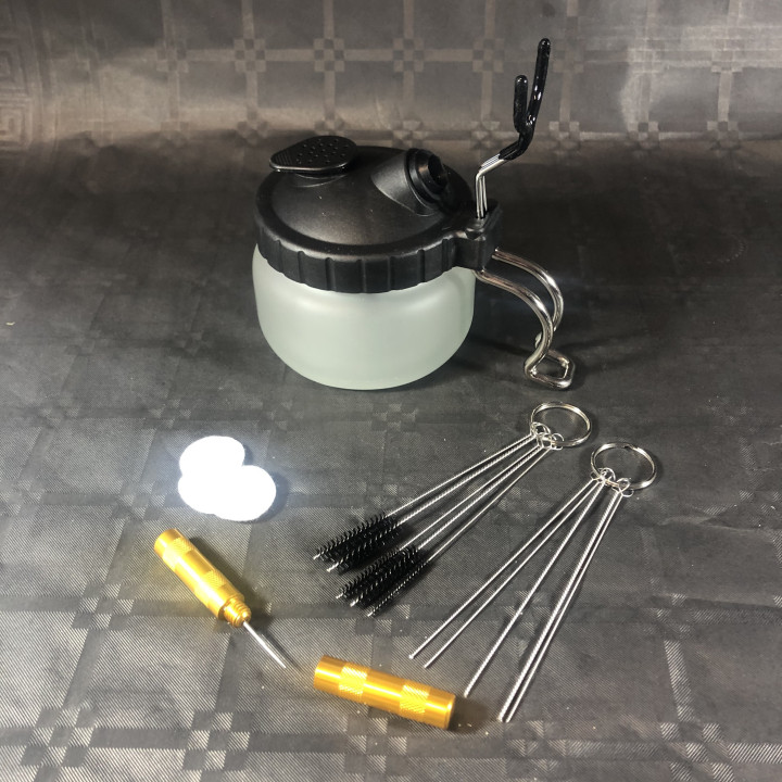 AEROGRAPHER POT AND CLEANING KIT