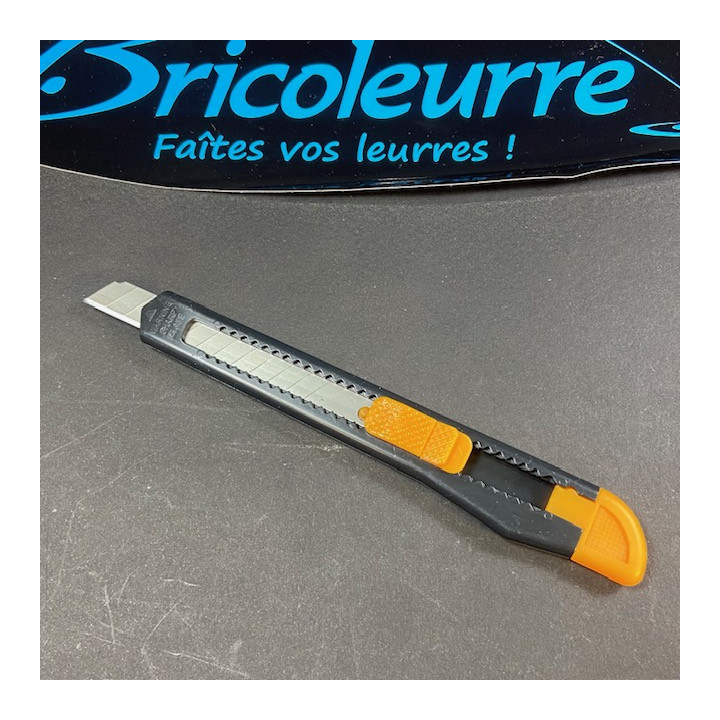 DISPOSABLE CUTTER